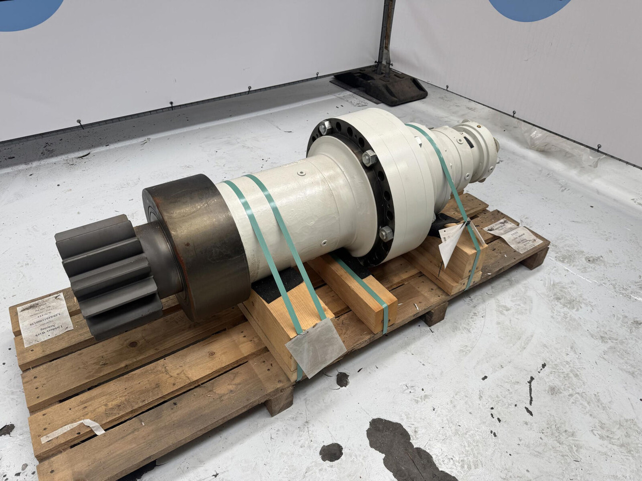 Liebherr LHM slew gear - Swing motor for Mobile crane: picture 2 Liebherr LHM slew gear - Swing motor for Mobile crane: picture 2