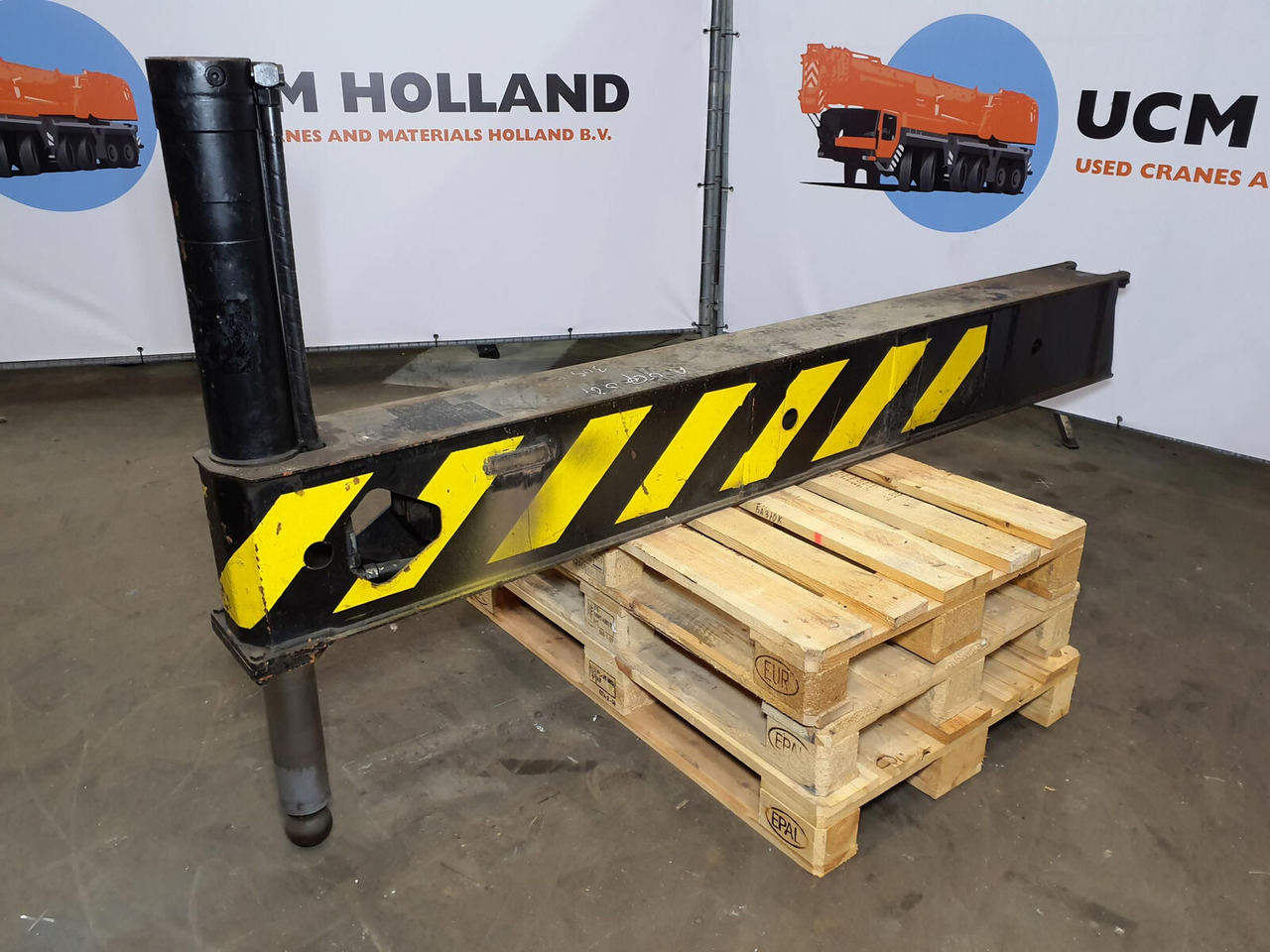 Liebherr LTM 1035/2 sliding beam complete - Suspension for Crane: picture 2 Liebherr LTM 1035/2 sliding beam complete - Suspension for Crane: picture 2