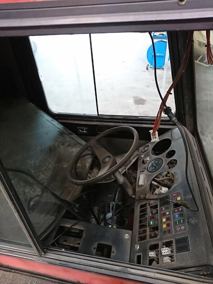 Liebherr LTM 1035 lower cabin - Cab for Mobile crane: picture 4 Liebherr LTM 1035 lower cabin - Cab for Mobile crane: picture 4