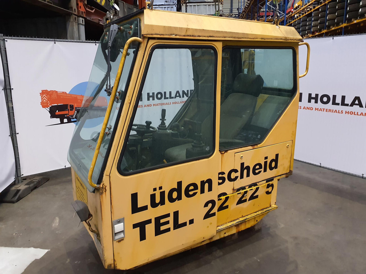 Liebherr LTM 1050 upper cabine - Cab for Crane: picture 1 Liebherr LTM 1050 upper cabine - Cab for Crane: picture 1