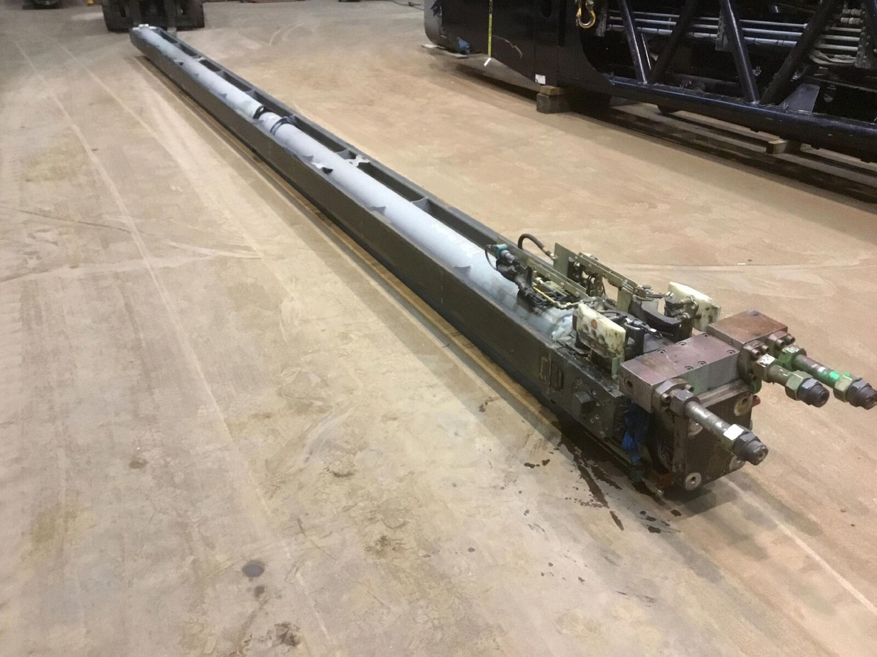 Liebherr LTM 1060-2 telescopic cylinder - Hydraulic cylinder for Mobile crane: picture 2 Liebherr LTM 1060-2 telescopic cylinder - Hydraulic cylinder for Mobile crane: picture 2