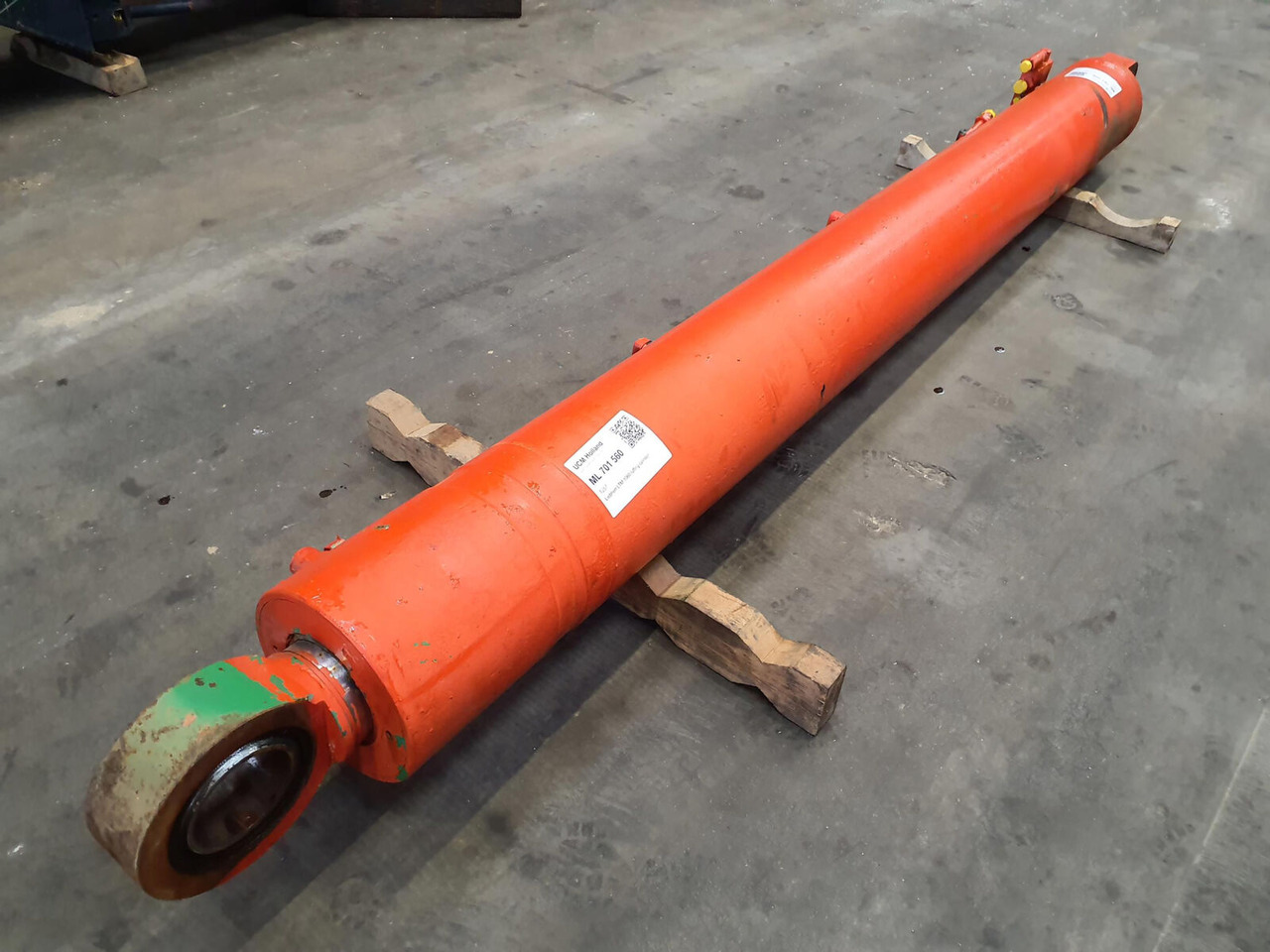 Liebherr LTM 1060 luffing cylinder - Hydraulic cylinder for Mobile crane: picture 1 Liebherr LTM 1060 luffing cylinder - Hydraulic cylinder for Mobile crane: picture 1