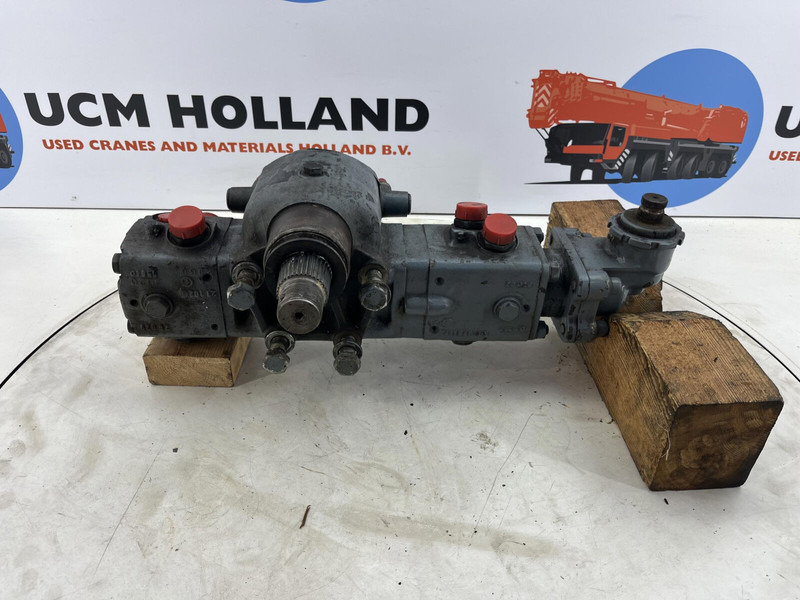 Liebherr LTM 1070 steering box - Steering column for Crane: picture 3 Liebherr LTM 1070 steering box - Steering column for Crane: picture 3