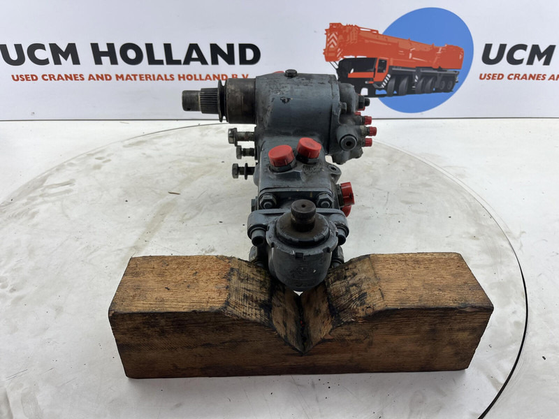 Liebherr LTM 1070 steering box - Steering column for Crane: picture 2 Liebherr LTM 1070 steering box - Steering column for Crane: picture 2