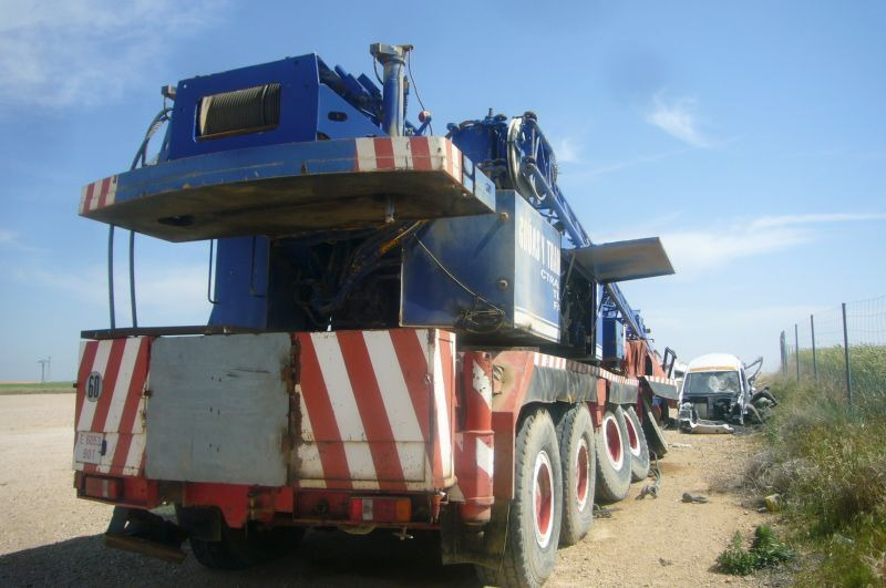 Liebherr LTM 1090 for parts - Mobile crane: picture 2 Liebherr LTM 1090 for parts - Mobile crane: picture 2