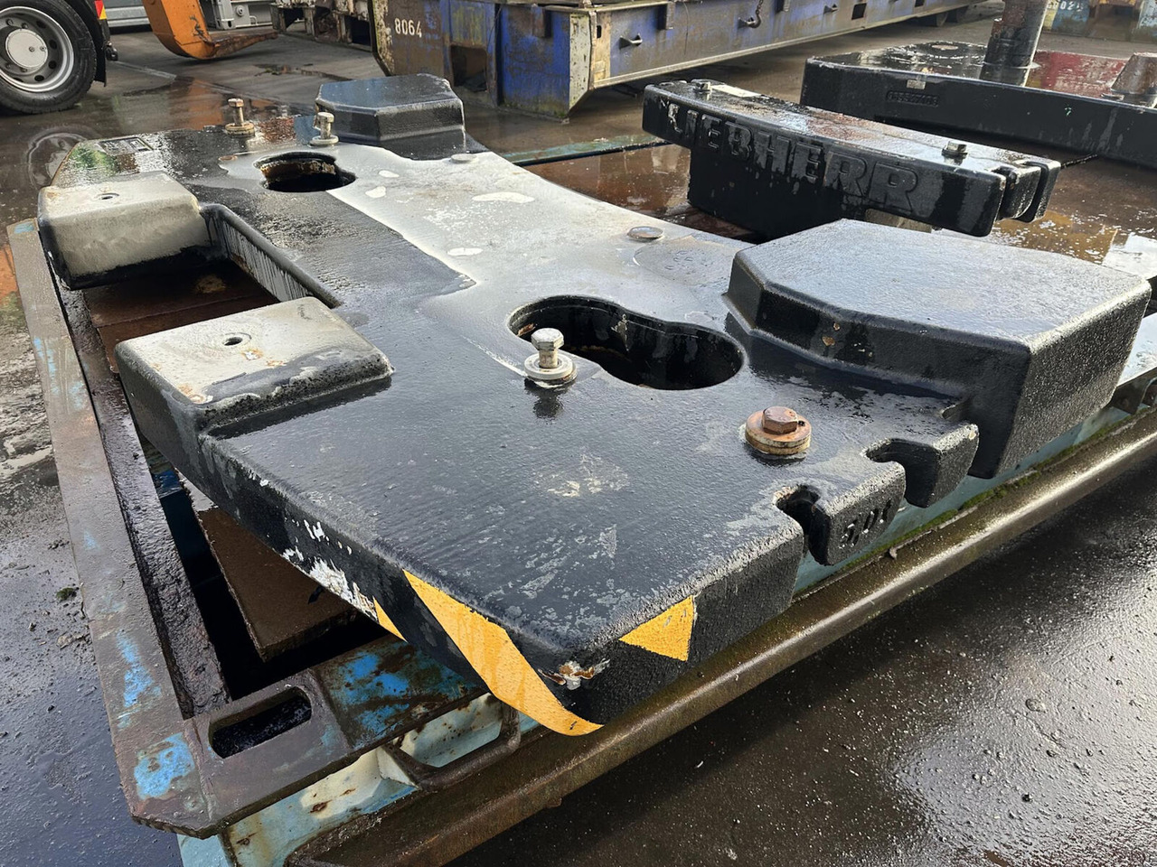 Liebherr LTM 1100-5.2 Counterweight 5 ton - Counterweight for Mobile crane: picture 2 Liebherr LTM 1100-5.2 Counterweight 5 ton - Counterweight for Mobile crane: picture 2