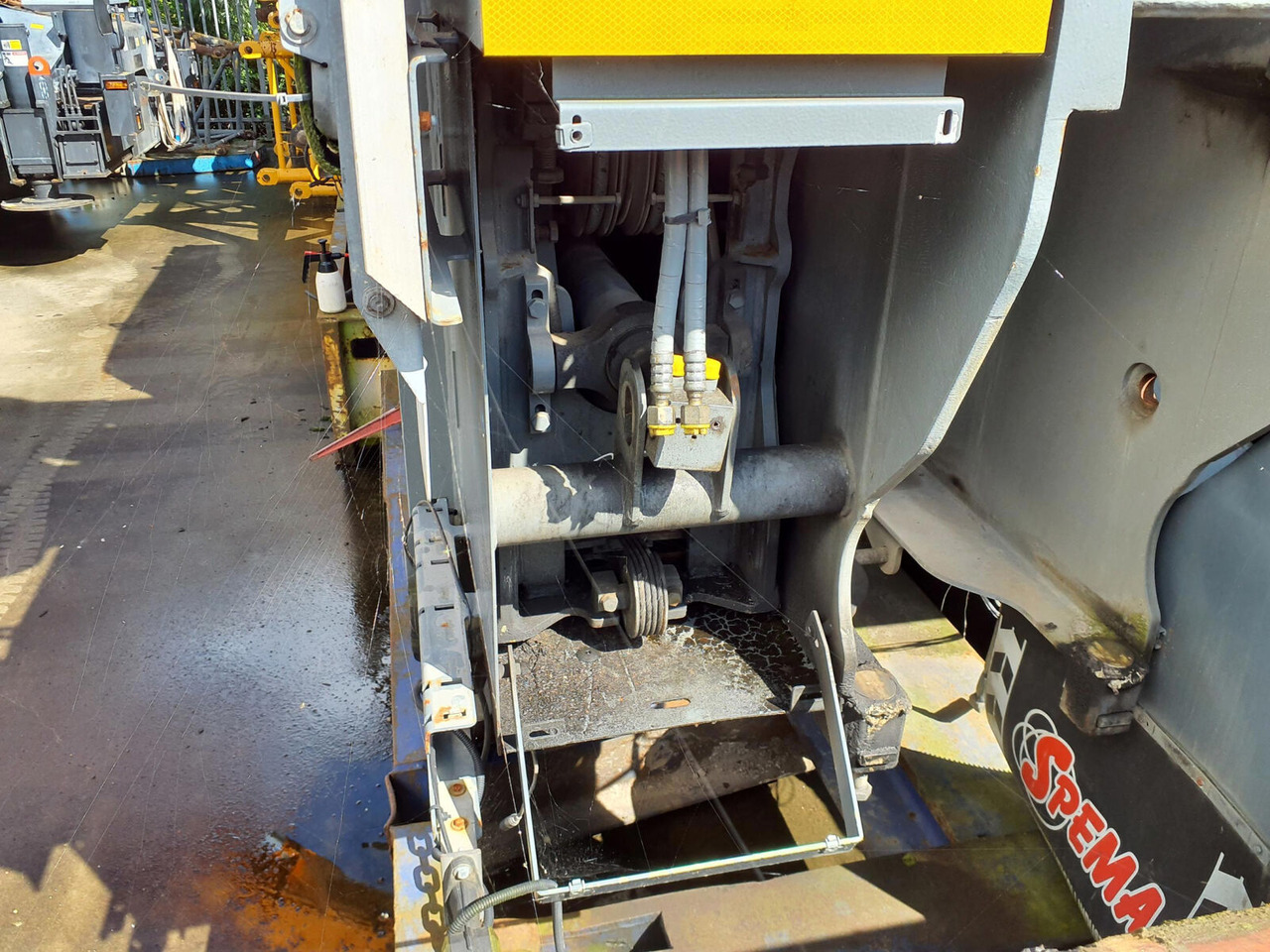 Suspension for Crane Liebherr LTM 1250-6.1 outrigger beam complete rear: picture 6