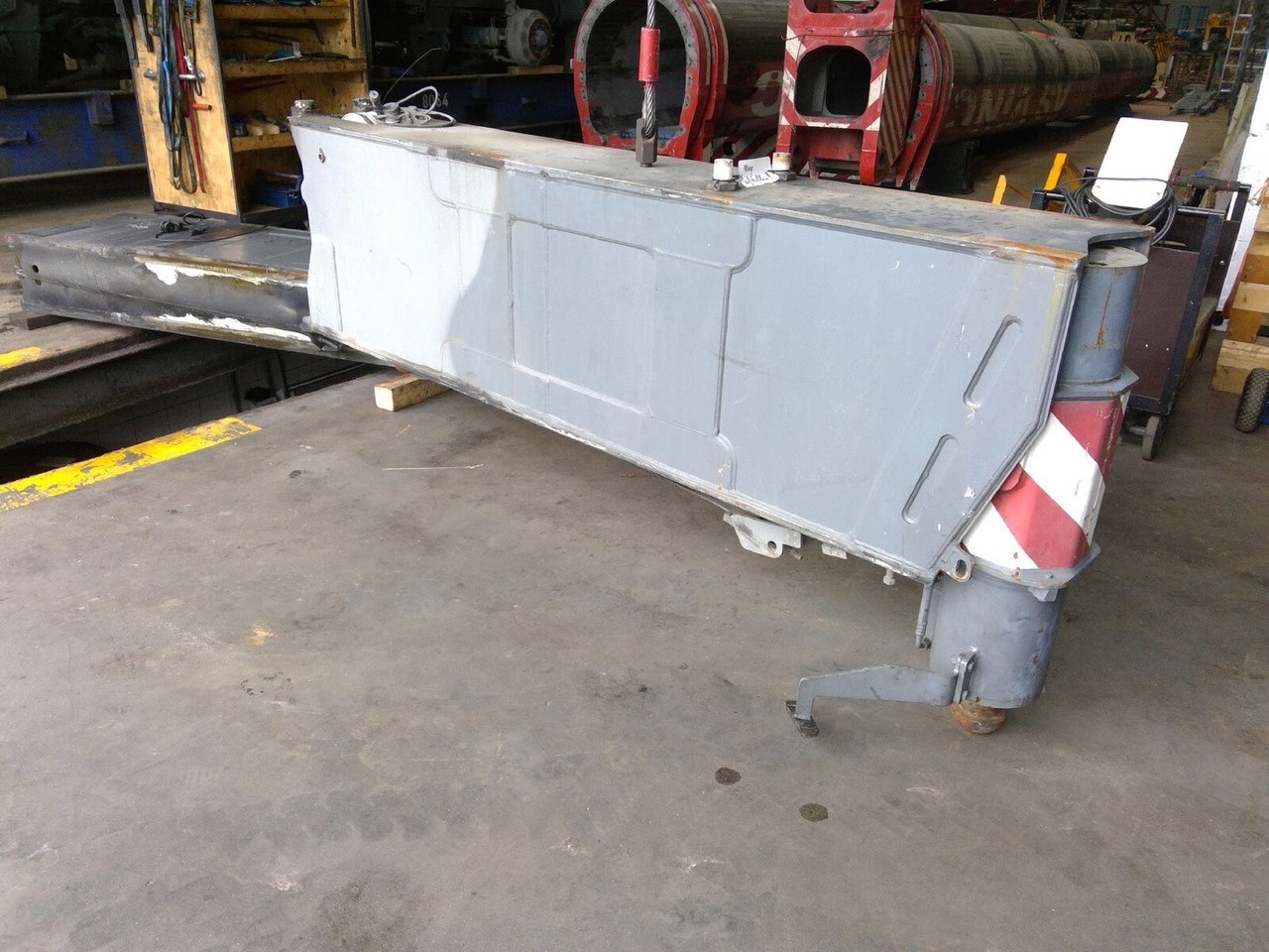 Liebherr LTM 1250-6.1 outrigger beam complete rear - Suspension for Crane: picture 1 Liebherr LTM 1250-6.1 outrigger beam complete rear - Suspension for Crane: picture 1
