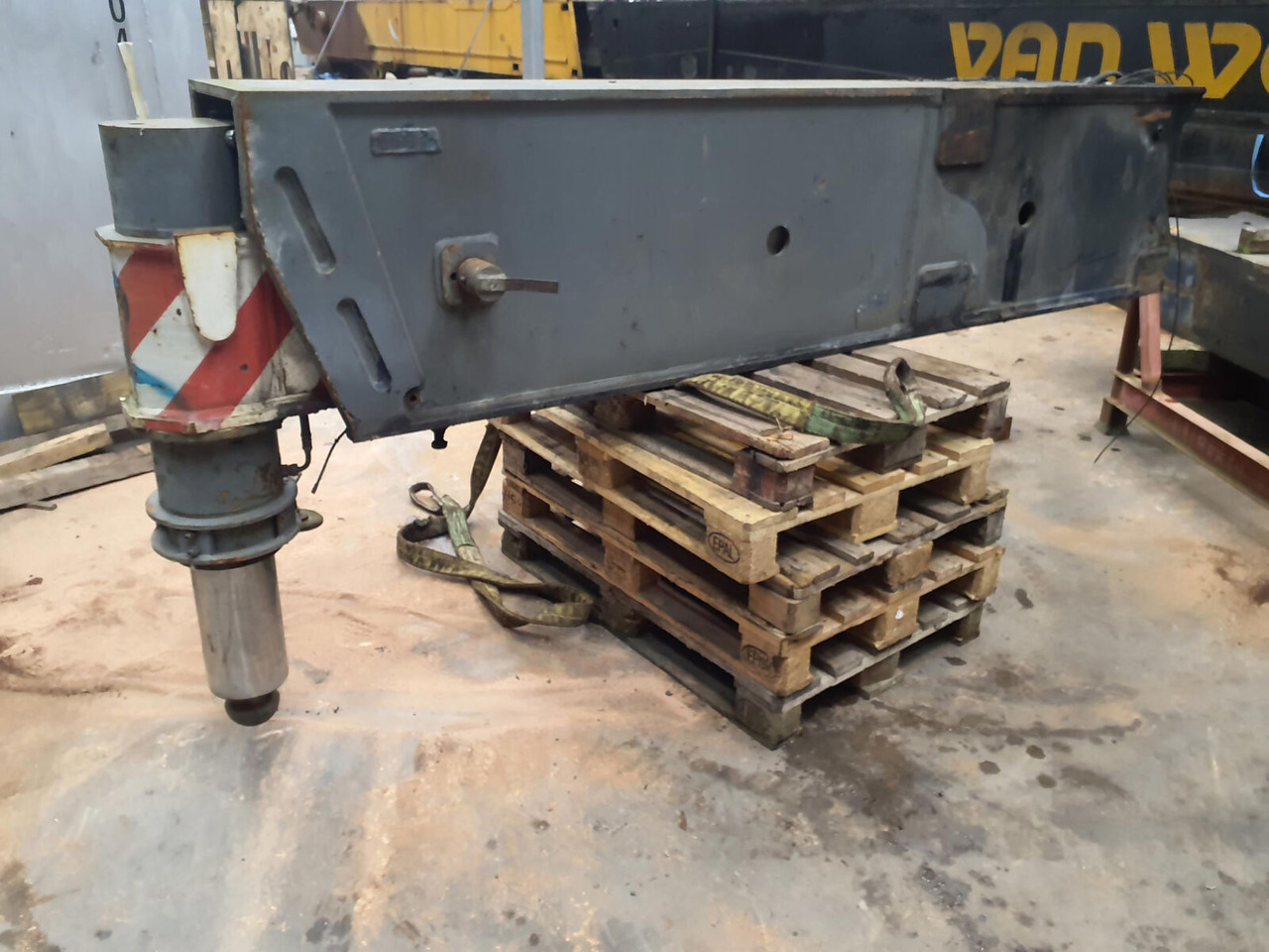 Liebherr LTM 1300 outrigger complete rear L - Suspension for Mobile crane: picture 2 Liebherr LTM 1300 outrigger complete rear L - Suspension for Mobile crane: picture 2