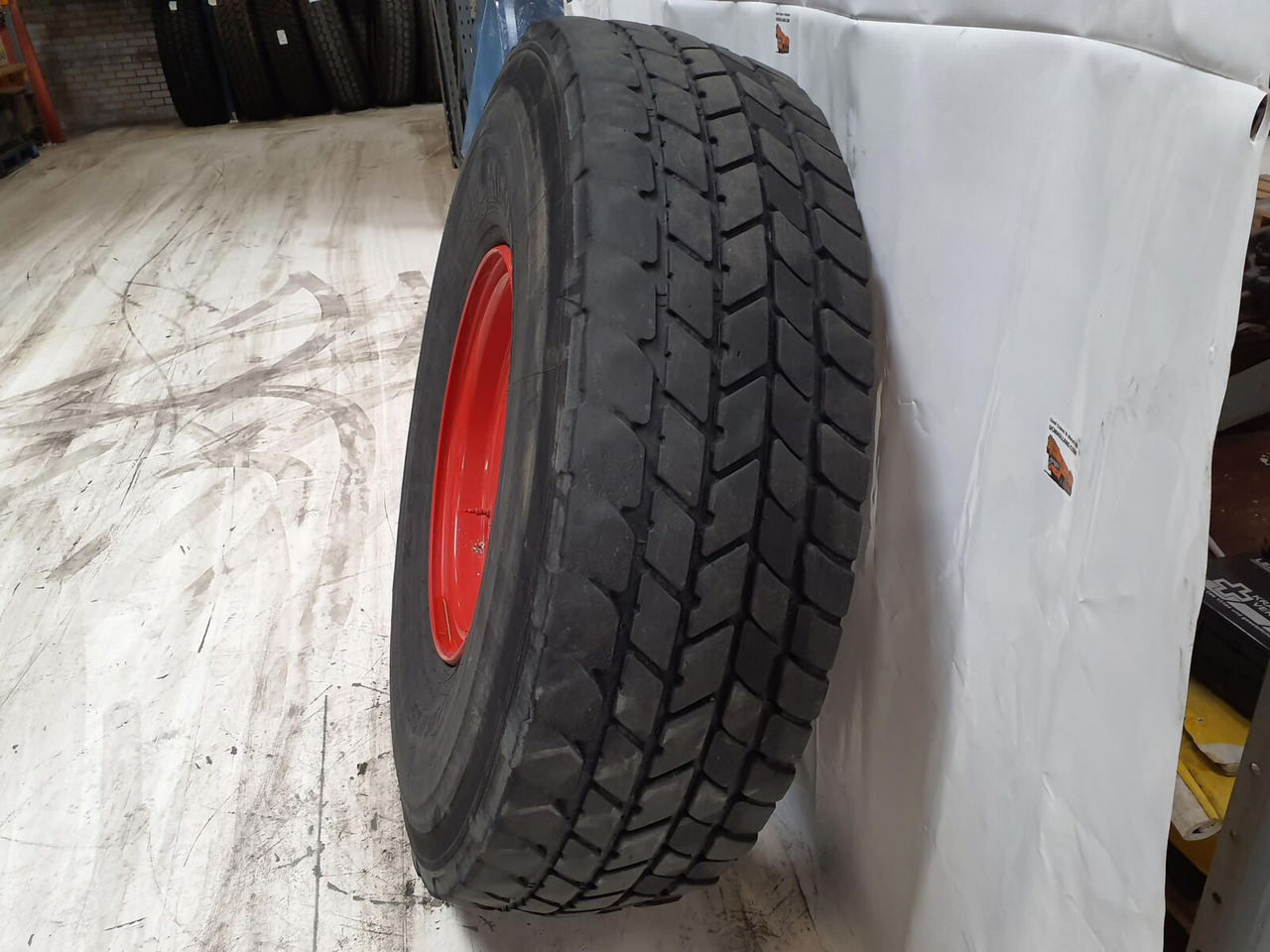Michelin Wheel 445/95R25 10 12 1p - Wheel and tire package: picture 4 Michelin Wheel 445/95R25 10 12 1p - Wheel and tire package: picture 4