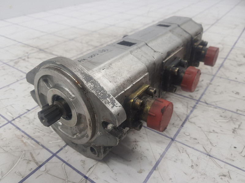 Sauer Sundstrand 3 way gear pump - Hydraulic pump for Crane: picture 2 Sauer Sundstrand 3 way gear pump - Hydraulic pump for Crane: picture 2