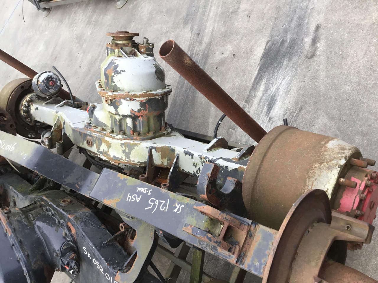 Spierings SK 477 axle 3 - Axle and parts for Mobile crane: picture 3 Spierings SK 477 axle 3 - Axle and parts for Mobile crane: picture 3