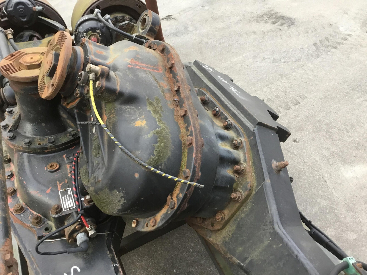 Spierings SK 477 axle 3 - Axle and parts for Mobile crane: picture 4 Spierings SK 477 axle 3 - Axle and parts for Mobile crane: picture 4