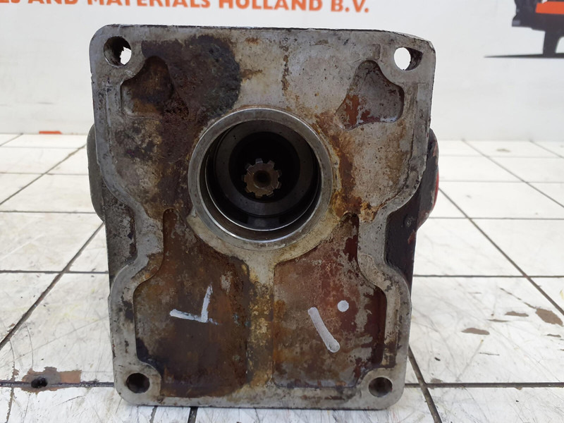 Sundstrand dual gear pump - Hydraulic pump for Crane: picture 5 Sundstrand dual gear pump - Hydraulic pump for Crane: picture 5