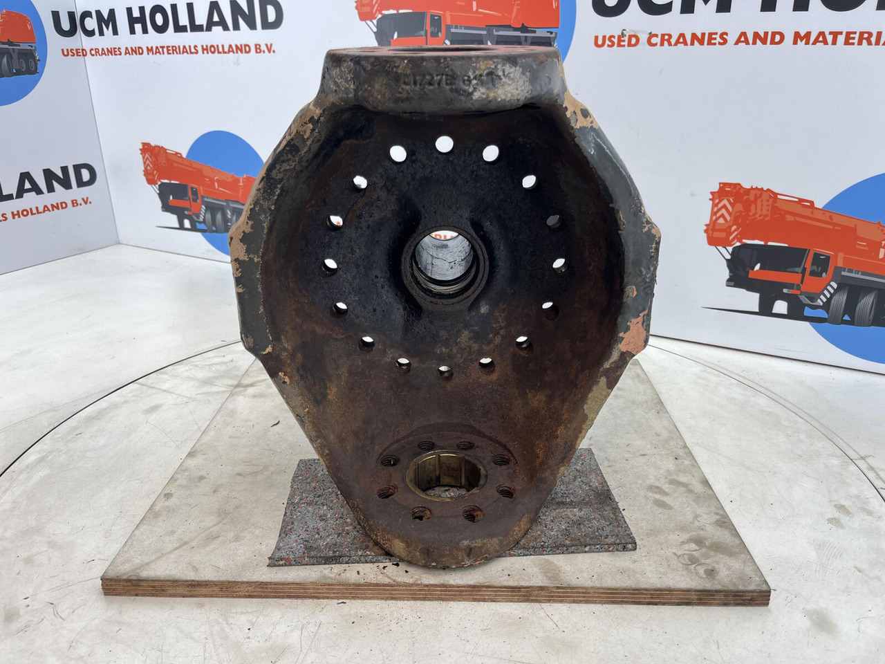 Terex AC 155 steering knuckle 16 holes axle 2 and 3 - Steering knuckle for Mobile crane: picture 5 Terex AC 155 steering knuckle 16 holes axle 2 and 3 - Steering knuckle for Mobile crane: picture 5