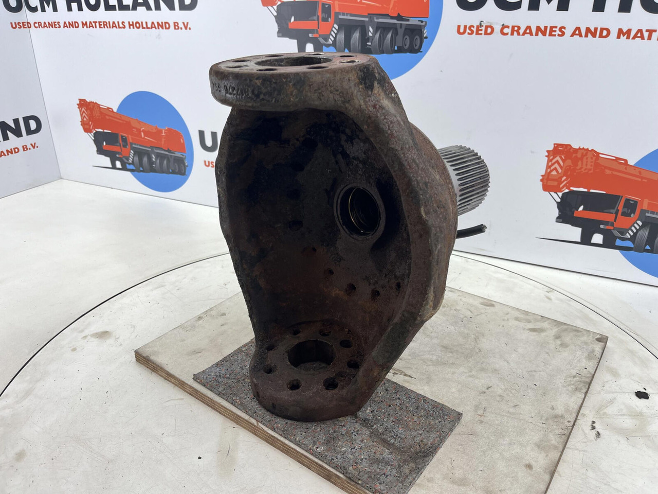 Terex AC 155 steering knuckle 16 holes axle 3 - Steering knuckle for Mobile crane: picture 4 Terex AC 155 steering knuckle 16 holes axle 3 - Steering knuckle for Mobile crane: picture 4