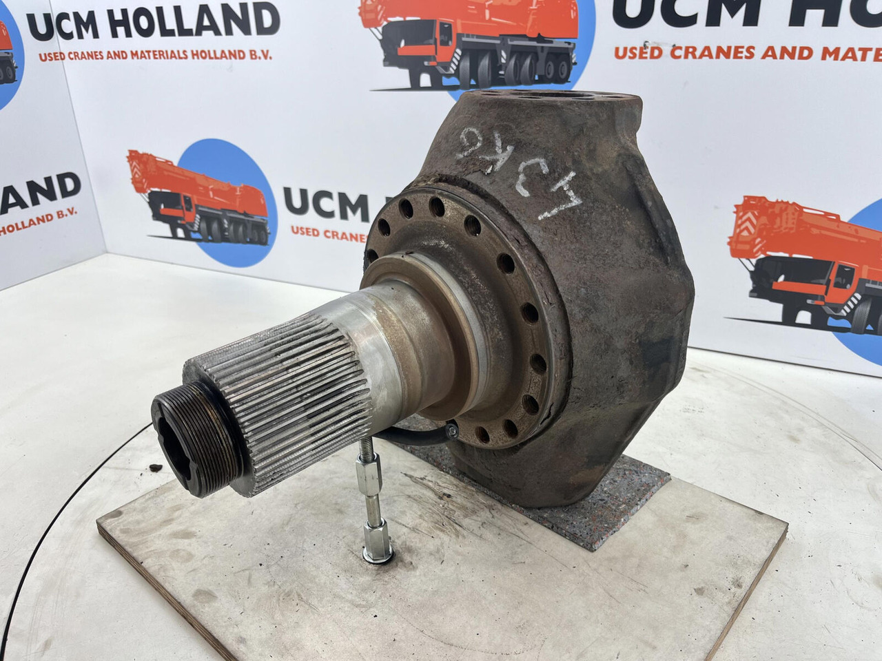 Terex AC 155 steering knuckle 16 holes axle 3 - Steering knuckle for Mobile crane: picture 1 Terex AC 155 steering knuckle 16 holes axle 3 - Steering knuckle for Mobile crane: picture 1