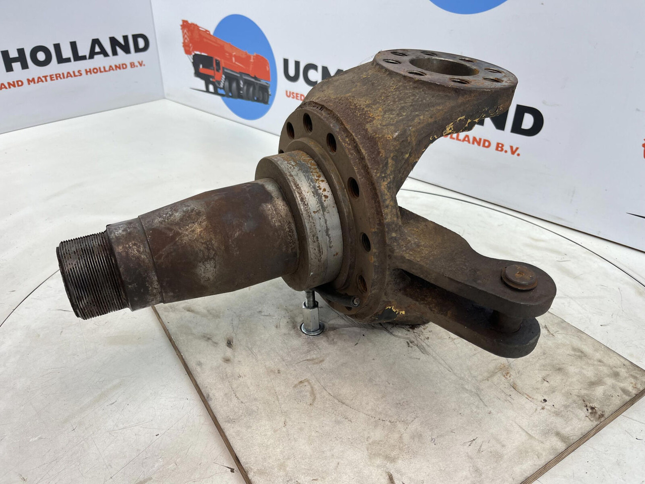 Terex HC 340 Steering knuckle 12 holes axle 1 - Steering knuckle for Mobile crane: picture 1 Terex HC 340 Steering knuckle 12 holes axle 1 - Steering knuckle for Mobile crane: picture 1
