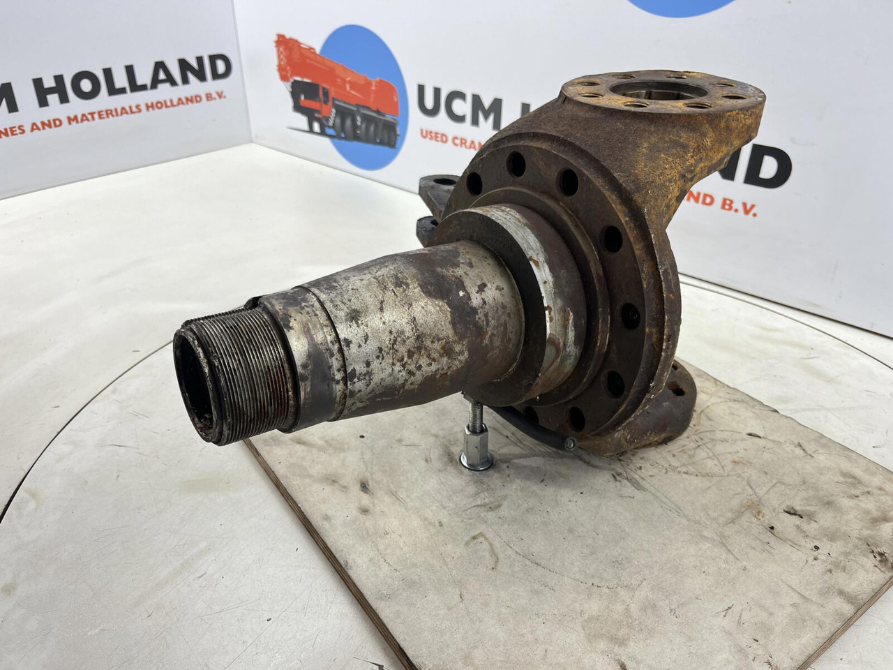 Terex HC 340 Steering knuckle 12 holes axle 2 - Steering knuckle for Mobile crane: picture 1 Terex HC 340 Steering knuckle 12 holes axle 2 - Steering knuckle for Mobile crane: picture 1