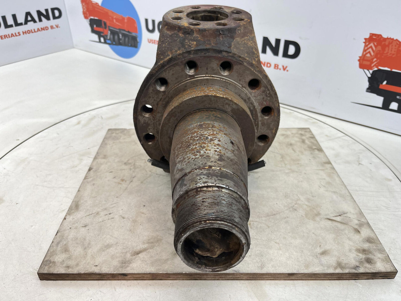 Terex HC 340 Steering knuckle 12 holes axle 2 - Steering knuckle for Crane: picture 2 Terex HC 340 Steering knuckle 12 holes axle 2 - Steering knuckle for Crane: picture 2