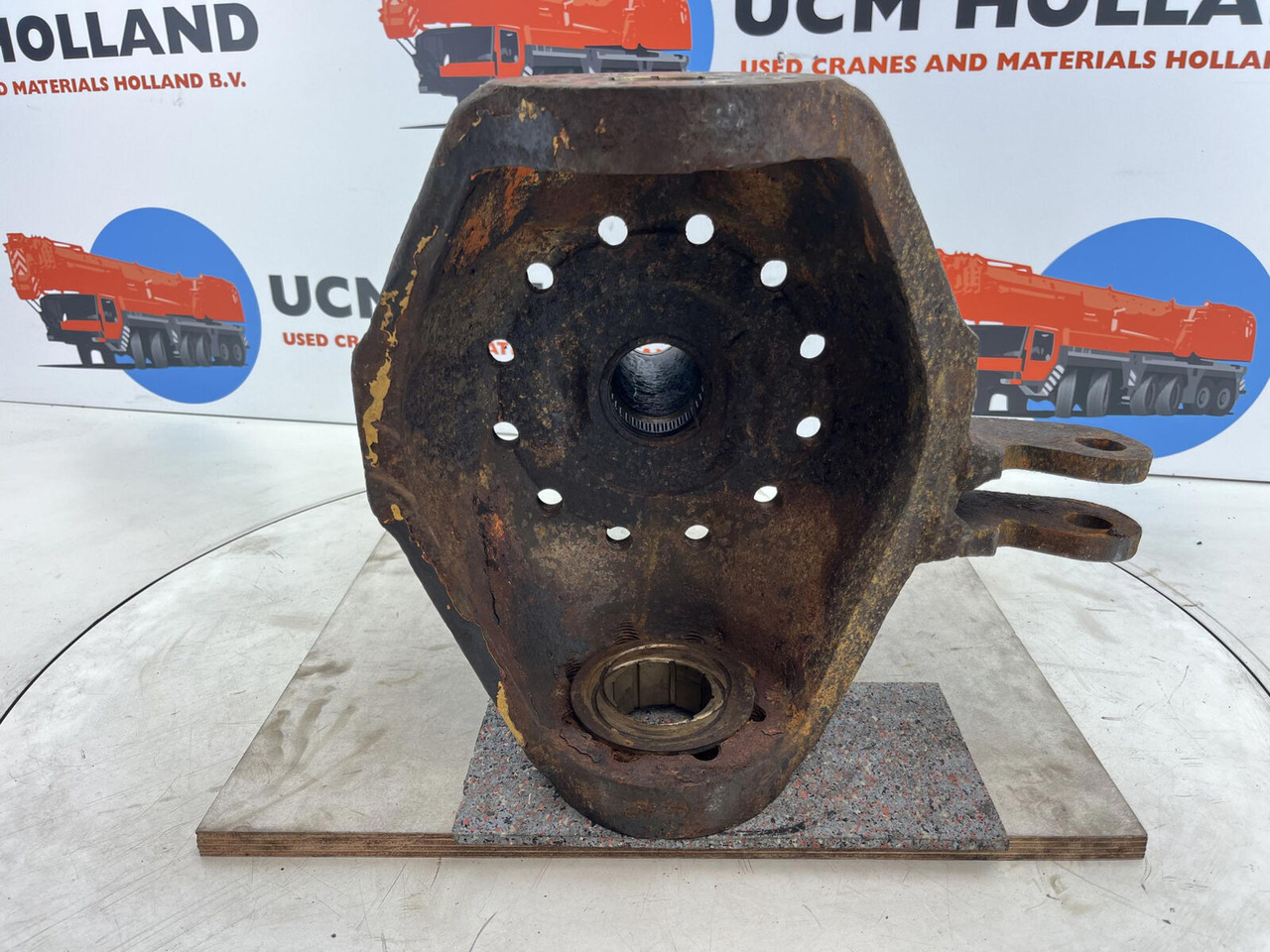 Terex HC 340 Steering knuckle 12 holes axle 6 - Steering knuckle for Mobile crane: picture 5 Terex HC 340 Steering knuckle 12 holes axle 6 - Steering knuckle for Mobile crane: picture 5
