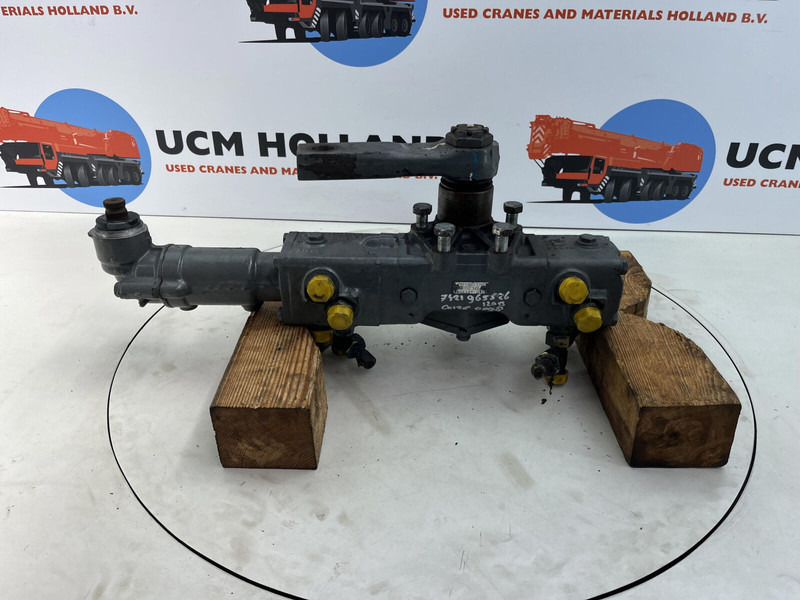 ZF LTM 1050-1 steering box - Steering column for Crane: picture 1 ZF LTM 1050-1 steering box - Steering column for Crane: picture 1