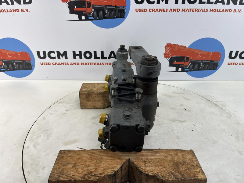 ZF LTM 1050-1 steering box - Steering column for Crane: picture 4 ZF LTM 1050-1 steering box - Steering column for Crane: picture 4
