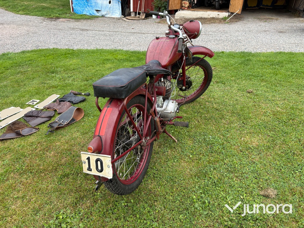 HUSQVARNA modell 228, 120 CC - Motorcycle: picture 3 HUSQVARNA modell 228, 120 CC - Motorcycle: picture 3