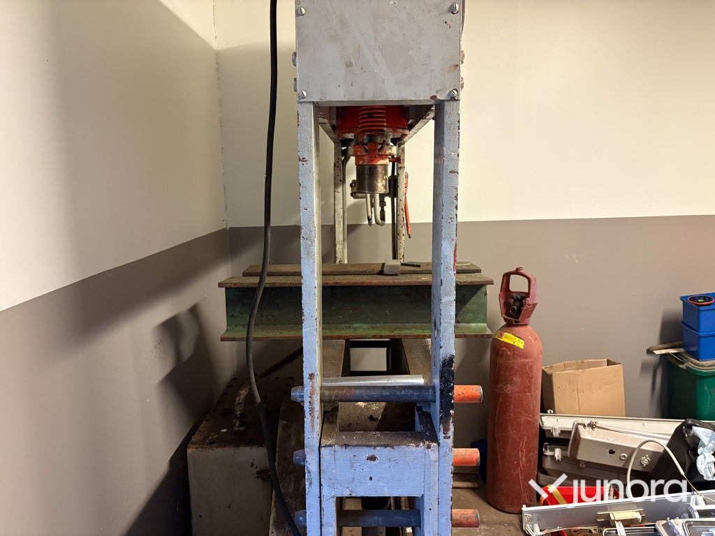 Hydraulpress - Hiab H100E, 100 ton - Press brake: picture 5 Hydraulpress - Hiab H100E, 100 ton - Press brake: picture 5