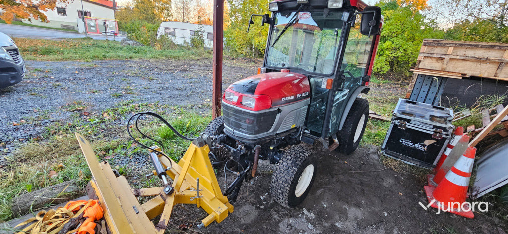 Minitraktor Yanamar EF235 4wd - Compact tractor: picture 2 Minitraktor Yanamar EF235 4wd - Compact tractor: picture 2