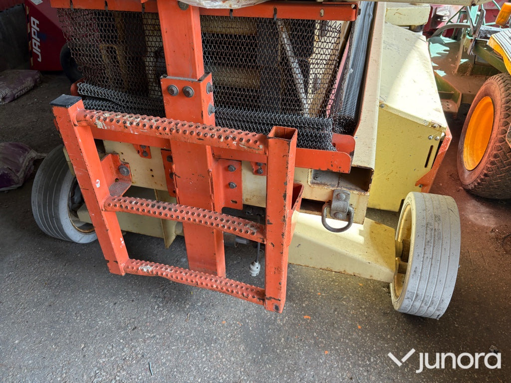 Scissor lift Saxlift - JLG Industries, 2658E: picture 10 Scissor lift Saxlift - JLG Industries, 2658E: picture 10