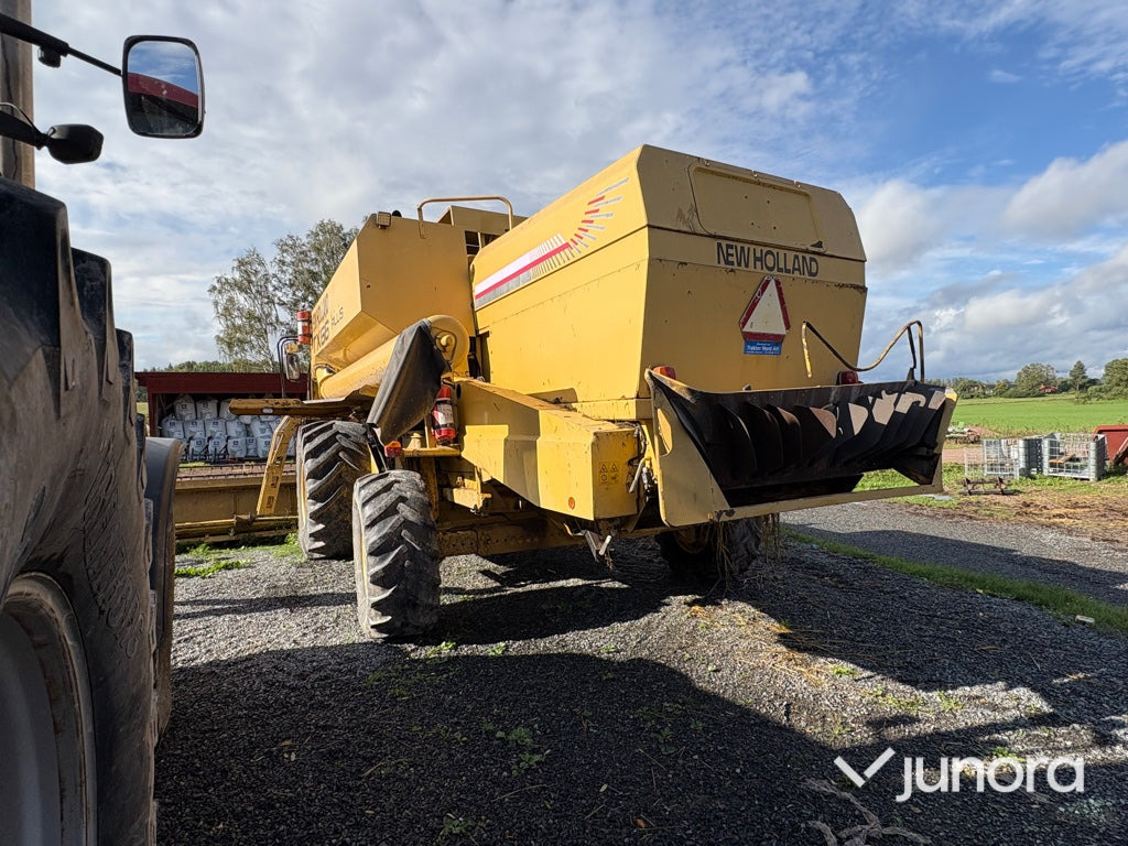Skördetröska - New Holland TX66 Plus - Combine harvester: picture 4 Skördetröska - New Holland TX66 Plus - Combine harvester: picture 4