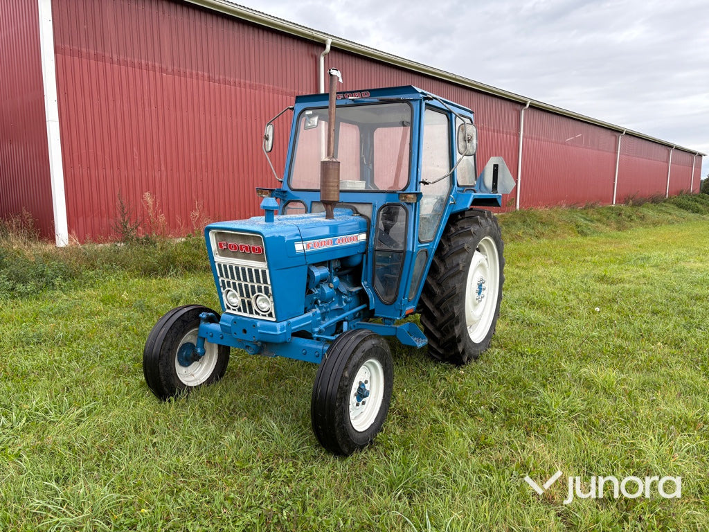 Traktor Ford 4000 - Farm tractor: picture 1 Traktor Ford 4000 - Farm tractor: picture 1