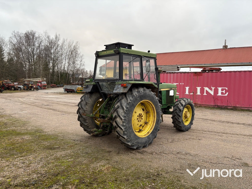 Farm tractor Traktor - John Deere 3140 MFWD: picture 10