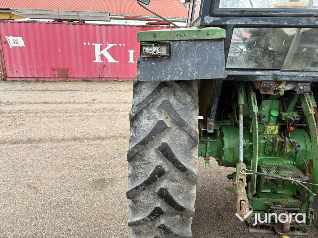 Farm tractor Traktor - John Deere 3140 MFWD: picture 26