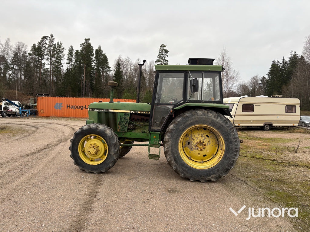 Farm tractor Traktor - John Deere 3140 MFWD: picture 13