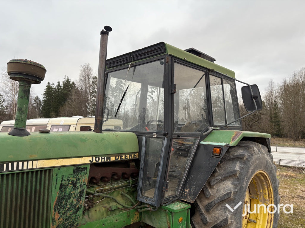 Farm tractor Traktor - John Deere 3140 MFWD: picture 15