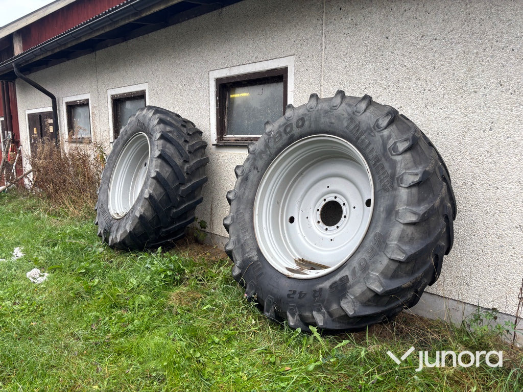 Traktordäck & fälg - Trelleborg TM800 - Wheel and tire package for Agricultural machinery: picture 3 Traktordäck & fälg - Trelleborg TM800 - Wheel and tire package for Agricultural machinery: picture 3