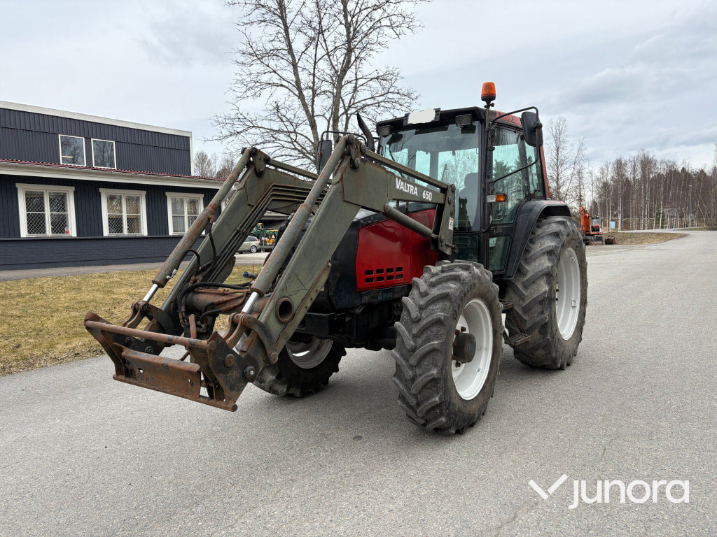 Valtra Valmet 6200 - Farm tractor: picture 1 Valtra Valmet 6200 - Farm tractor: picture 1