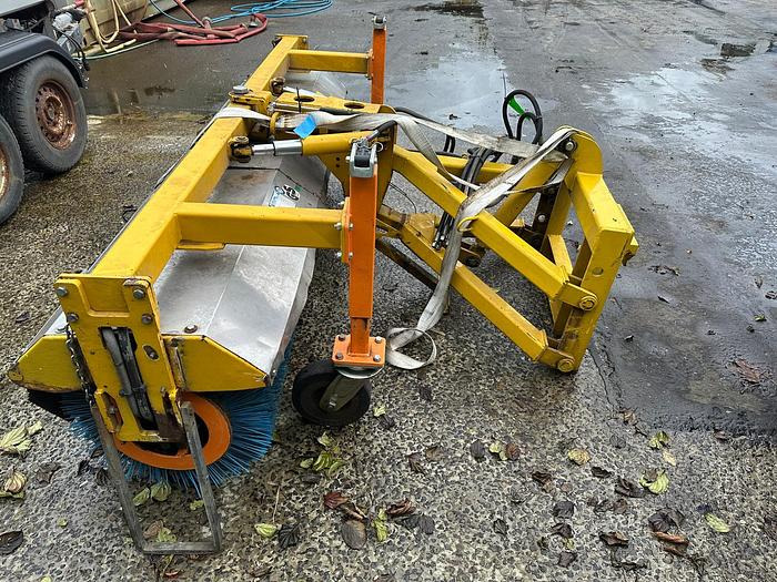 Aebi-Schmidt VKS 22-H - Broom: picture 3 Aebi-Schmidt VKS 22-H - Broom: picture 3