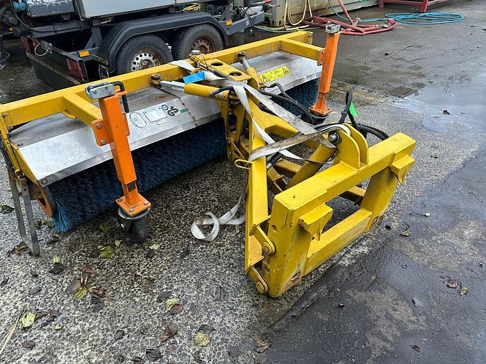 Aebi-Schmidt VKS 22-H - Broom: picture 4 Aebi-Schmidt VKS 22-H - Broom: picture 4