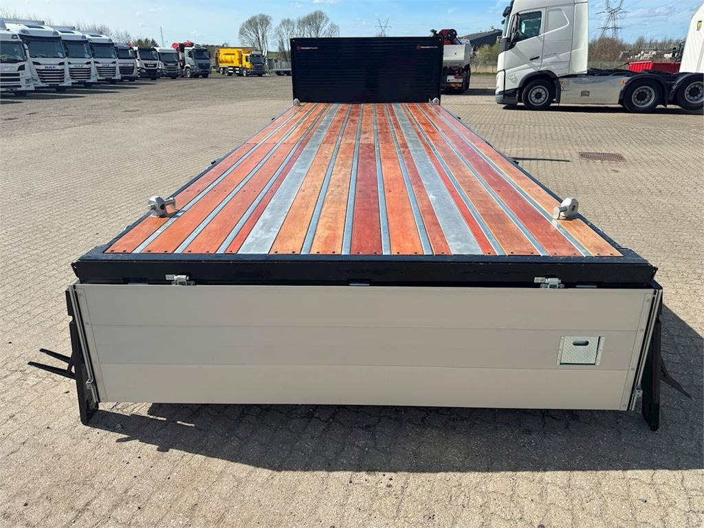 Hangler 3-aks kærre alu-sider + alu-ramper - Dropside/ Flatbed trailer: picture 3 Hangler 3-aks kærre alu-sider + alu-ramper - Dropside/ Flatbed trailer: picture 3