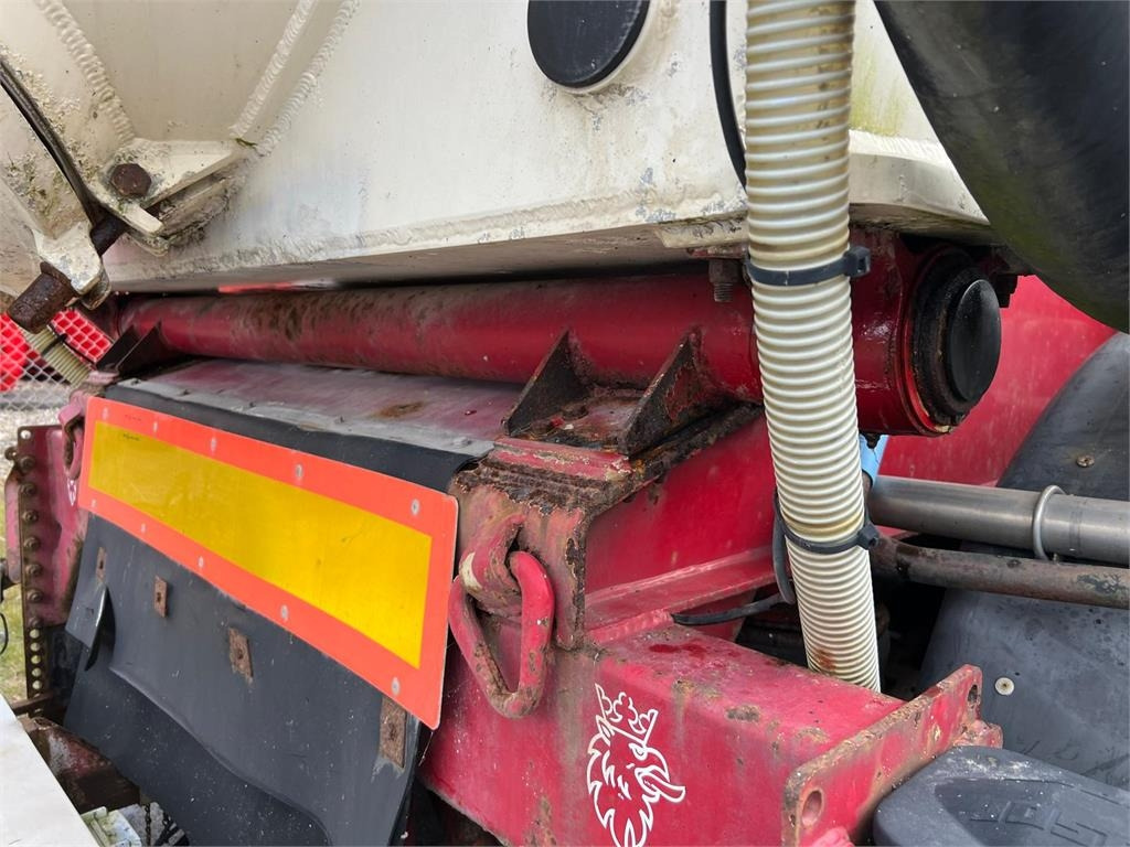 Tanker semi-trailer Interconsult 64m3 STRT1-64CA med tip: picture 12 Tanker semi-trailer Interconsult 64m3 STRT1-64CA med tip: picture 12