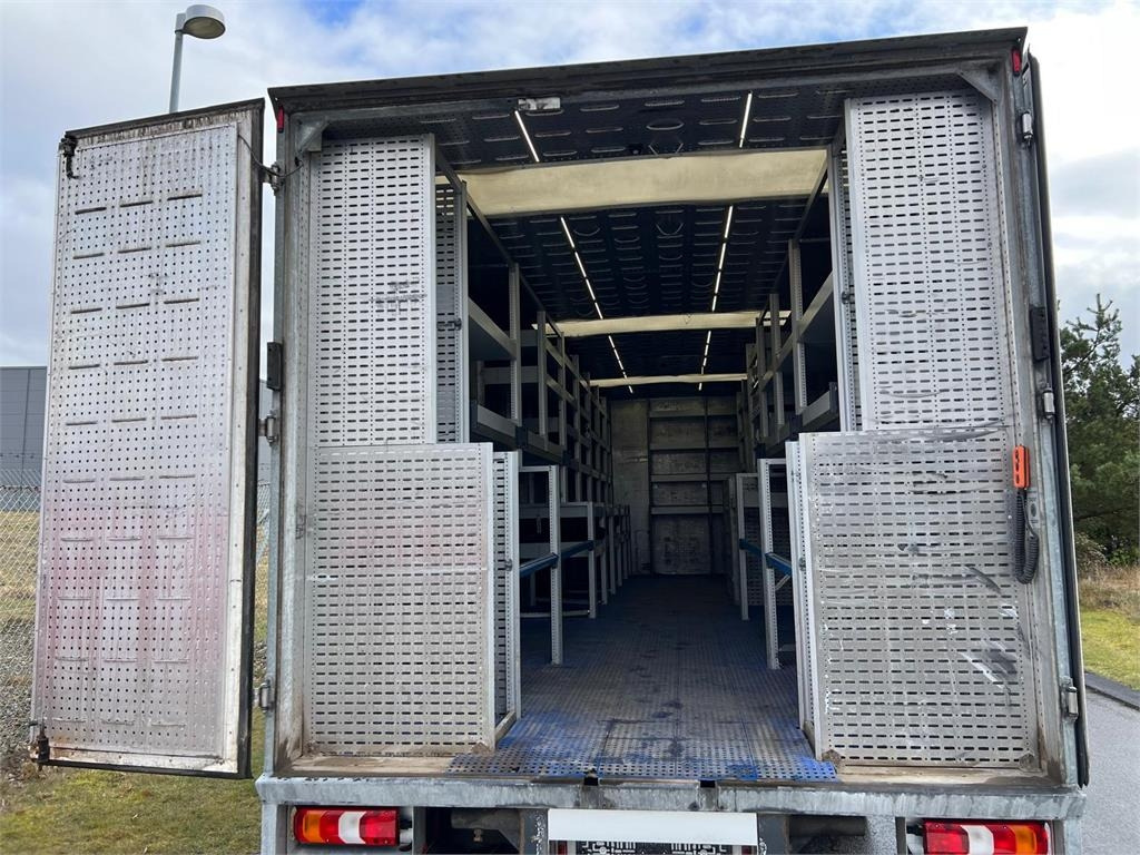 Mercedes-Benz Antos 1824 LnR  - Box truck: picture 1 Mercedes-Benz Antos 1824 LnR  - Box truck: picture 1