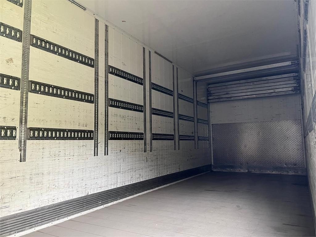 Mercedes-Benz Econic 1827 L  - Box truck: picture 4 Mercedes-Benz Econic 1827 L  - Box truck: picture 4