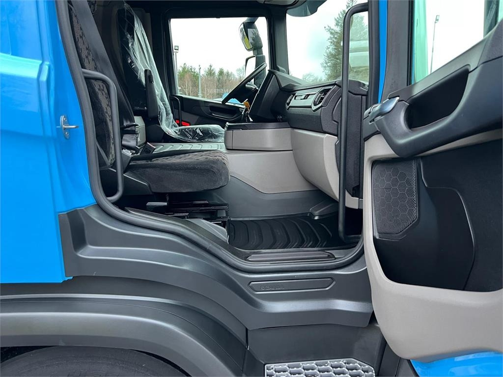 Scania P280 B 4x2 NB - Curtain side truck: picture 3 Scania P280 B 4x2 NB - Curtain side truck: picture 3