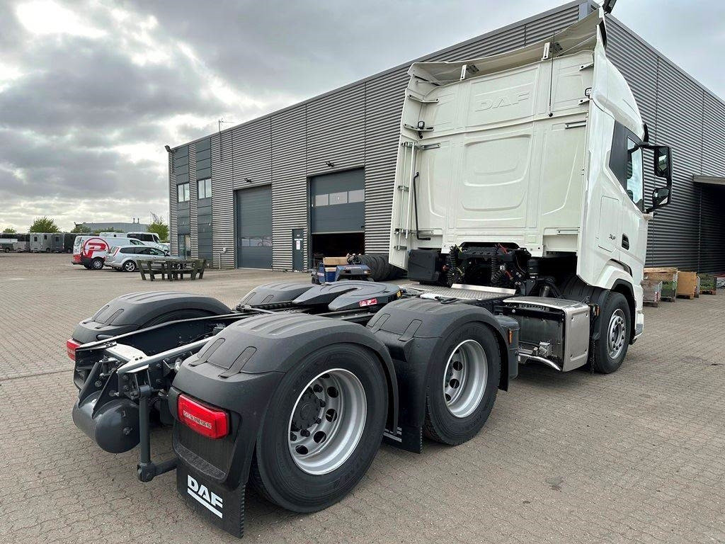 DAF XF 530 6x2 - Tractor unit: picture 3 DAF XF 530 6x2 - Tractor unit: picture 3