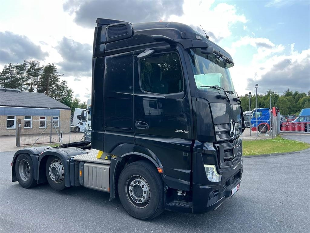 Mercedes-Benz Actros 2545 LS - Tractor unit: picture 2 Mercedes-Benz Actros 2545 LS - Tractor unit: picture 2