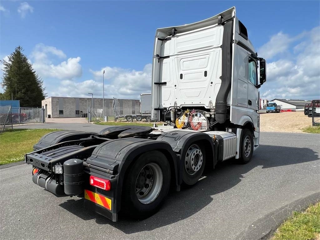 Mercedes-Benz Actros 2548 LS - Tractor unit: picture 4 Mercedes-Benz Actros 2548 LS - Tractor unit: picture 4