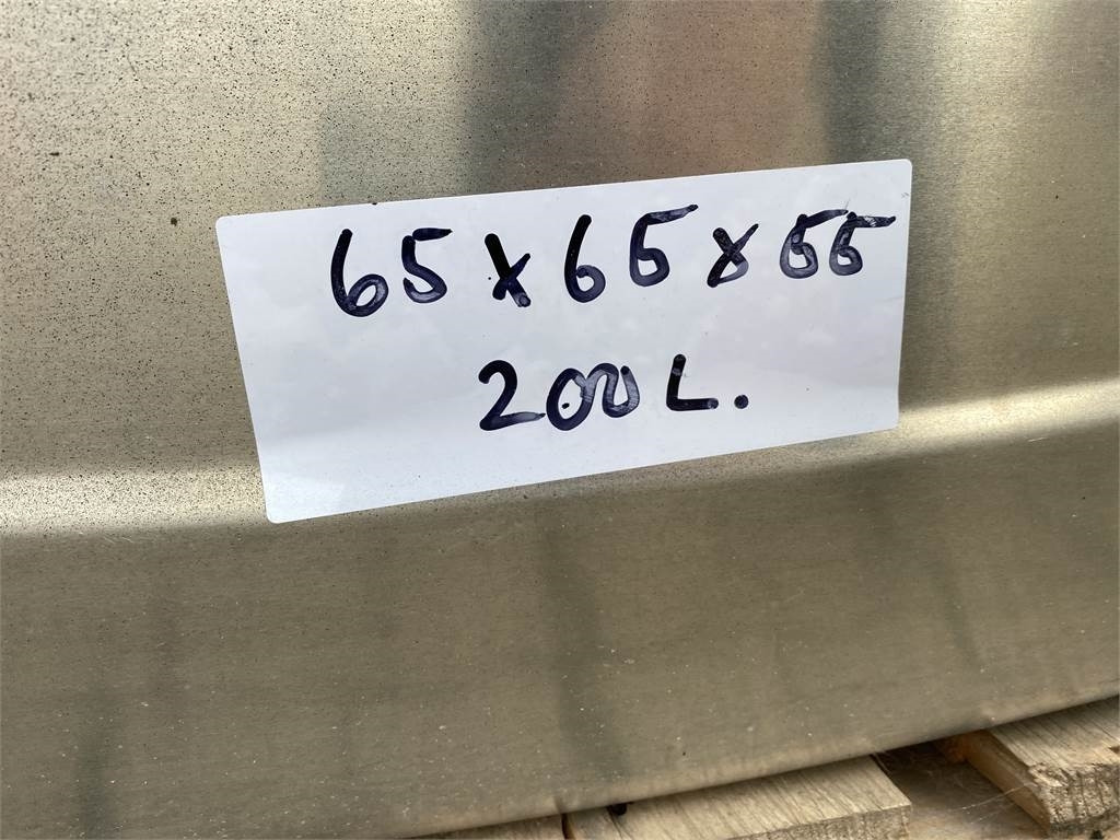 Volvo 200 ltr Dieseltank - Fuel tank for Truck: picture 5 Volvo 200 ltr Dieseltank - Fuel tank for Truck: picture 5